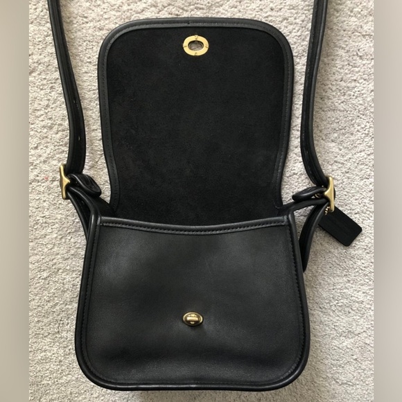 *SOLD* Vintage Coach Black Legacy Small Flap 9965 - Picture 2 of 15